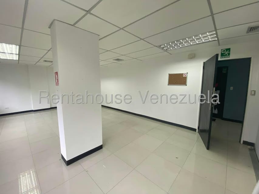 Comercial (Oficina) en Venta en Los Samanes, Distrito Metropolitano - 12