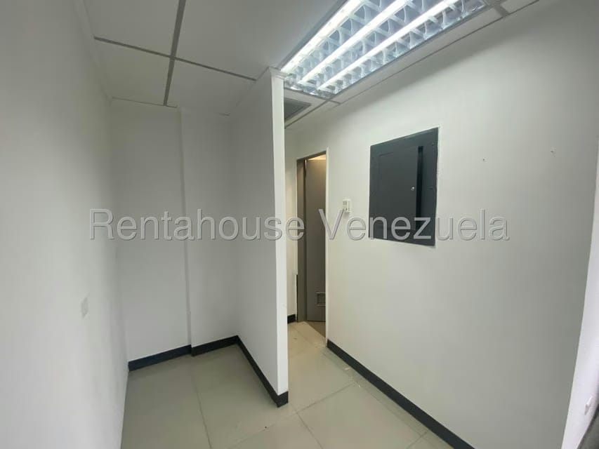 Comercial (Oficina) en Venta en Los Samanes, Distrito Metropolitano - 5