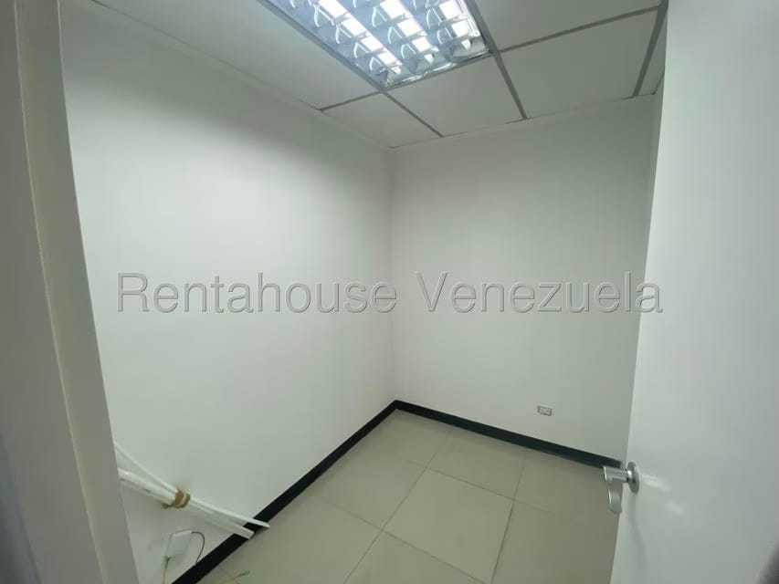 Comercial (Oficina) en Venta en Los Samanes, Distrito Metropolitano - 7