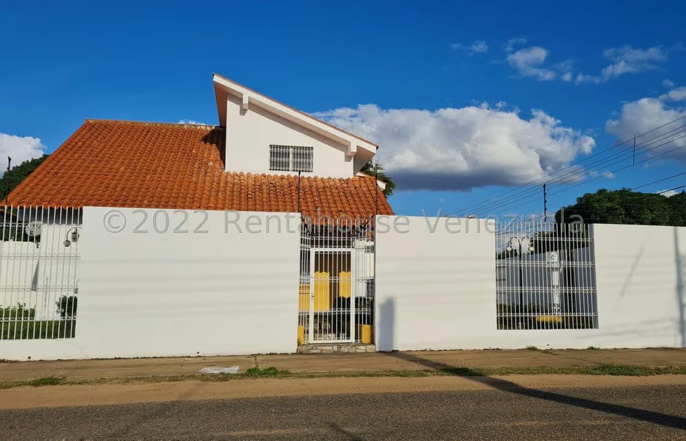 Casa (Contemporaneo) en Venta en Pueblo Nuevo Sur, Anzoategui - 2