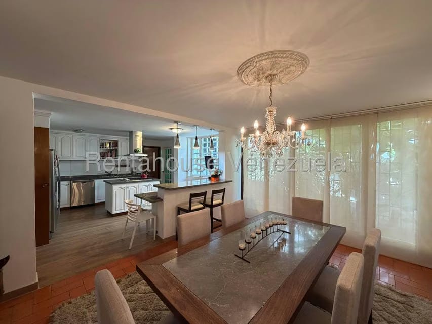 Casa (Multipes Niveles) en Venta en Prados del Este, Distrito Metropolitano - 14