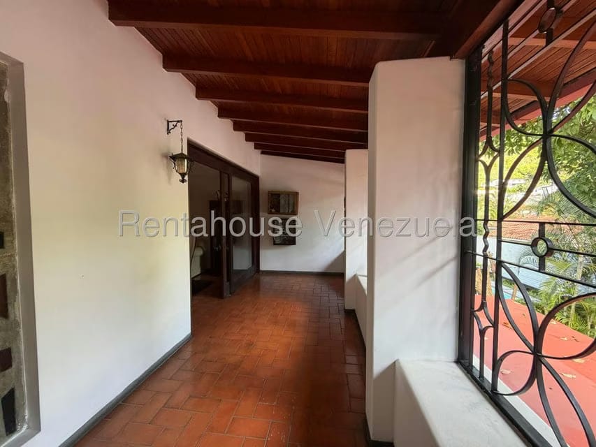 Casa (Multipes Niveles) en Venta en Prados del Este, Distrito Metropolitano - 16