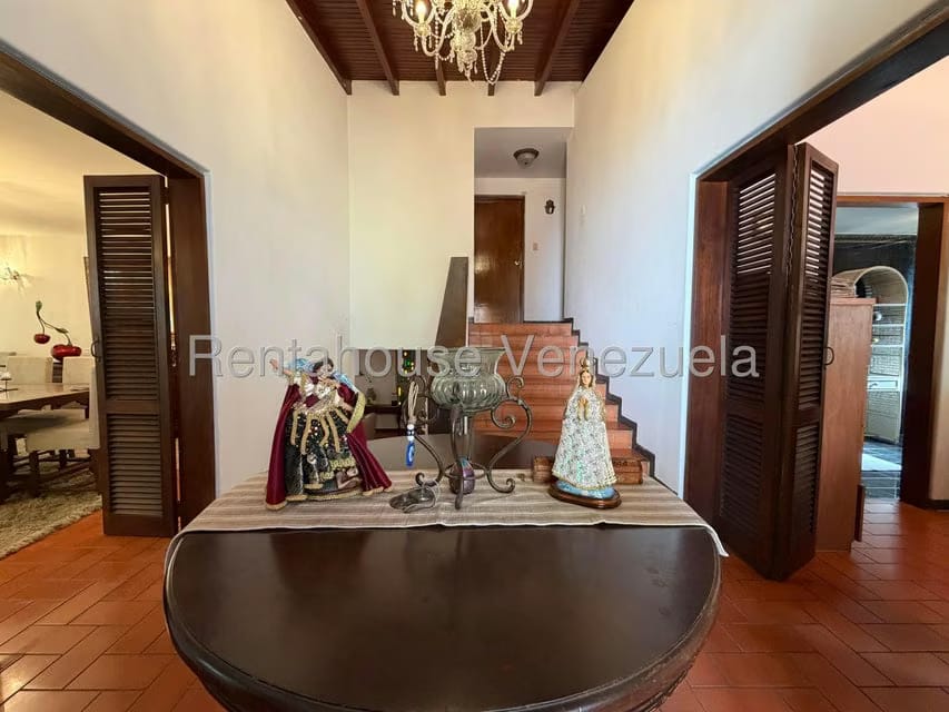 Casa (Multipes Niveles) en Venta en Prados del Este, Distrito Metropolitano - 3