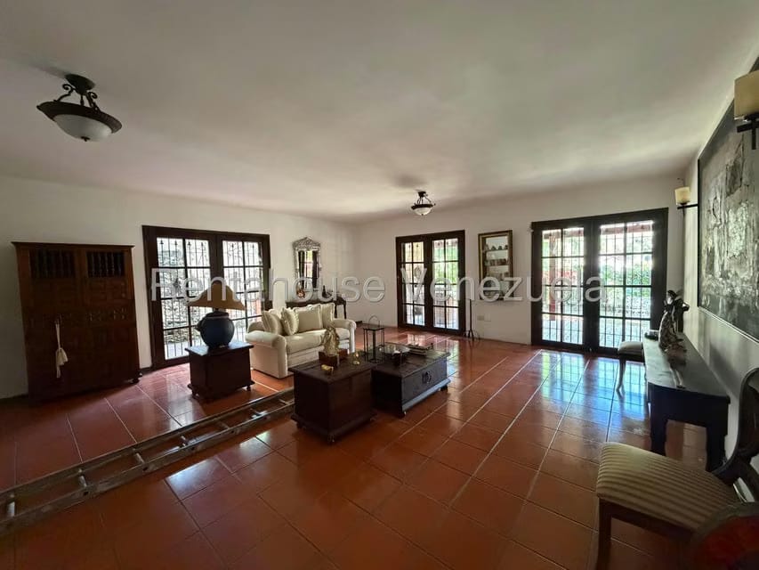 Casa (Multipes Niveles) en Venta en Prados del Este, Distrito Metropolitano - 22