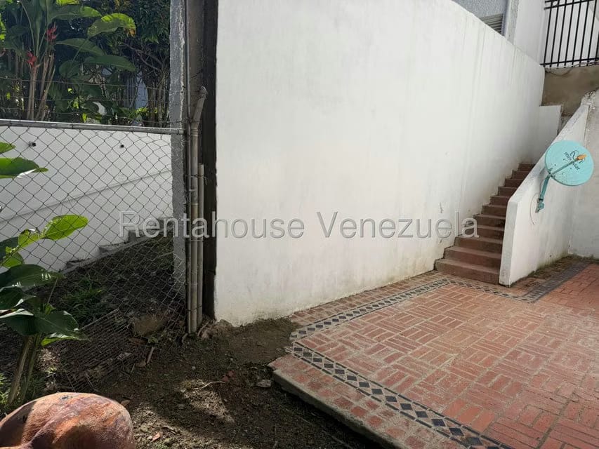 Casa (Multipes Niveles) en Venta en Prados del Este, Distrito Metropolitano - 28