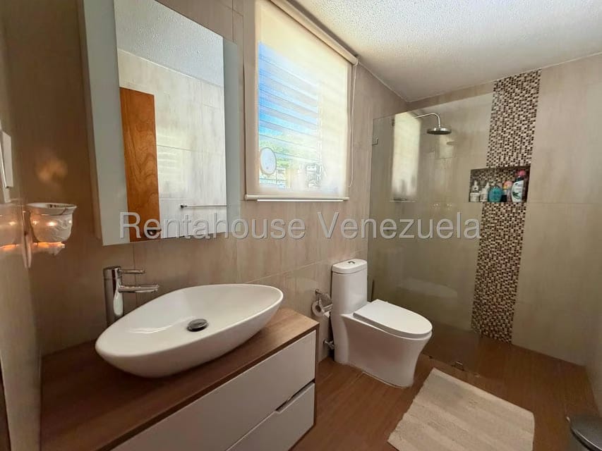 Casa (Multipes Niveles) en Venta en Prados del Este, Distrito Metropolitano - 29