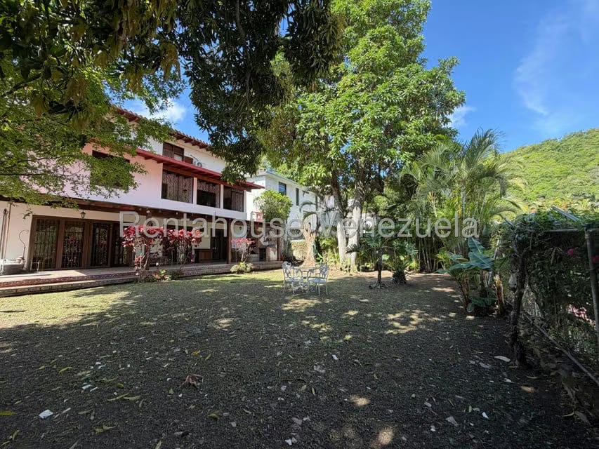 Casa (Multipes Niveles) en Venta en Prados del Este, Distrito Metropolitano - 32