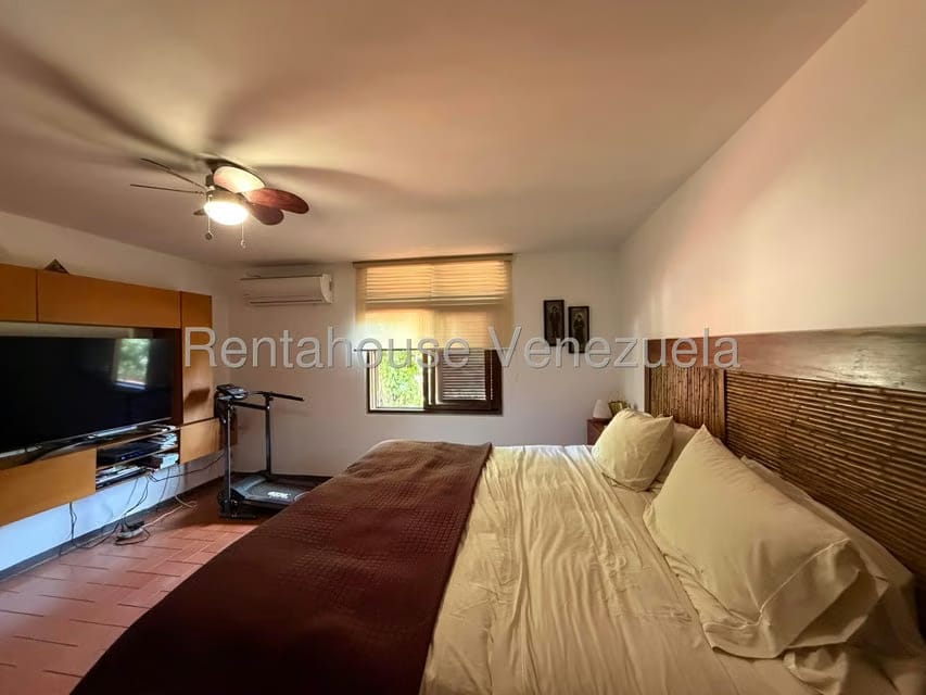 Casa (Multipes Niveles) en Venta en Prados del Este, Distrito Metropolitano - 34