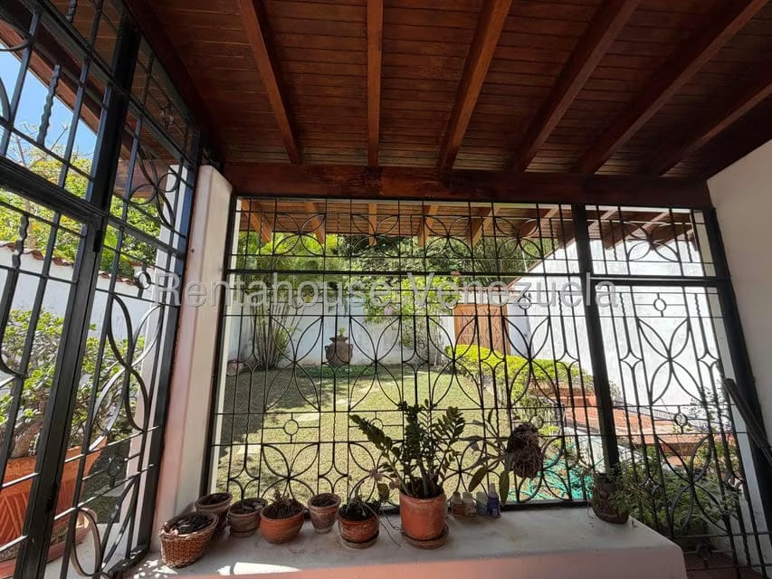 Casa (Multipes Niveles) en Venta en Prados del Este, Distrito Metropolitano - 38