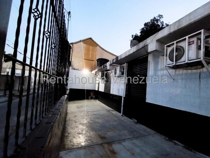 Comercial (Local Comercial) en Venta en Centro, Lara - 25