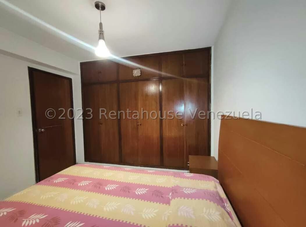 24-1383 Venta de Apartamento en Primero de Mayo.KB - 8