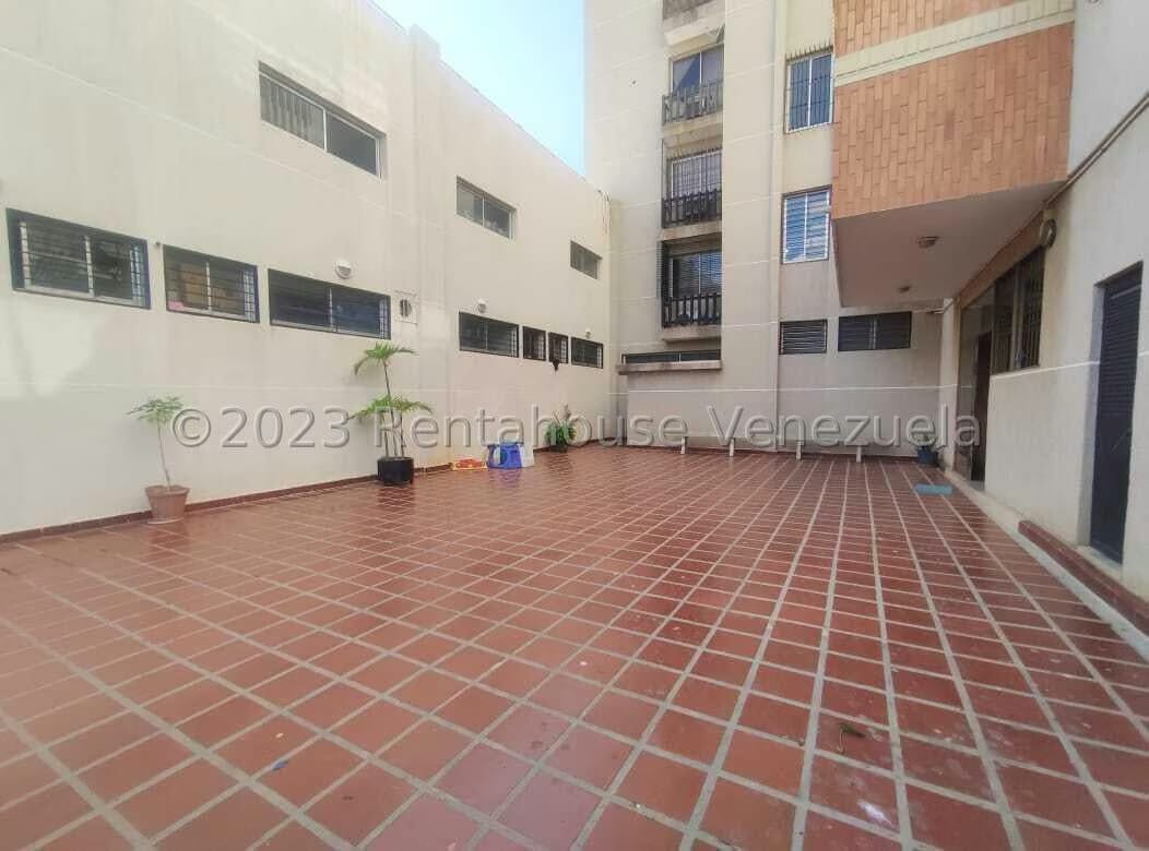 24-1383 Venta de Apartamento en Primero de Mayo.KB - 10