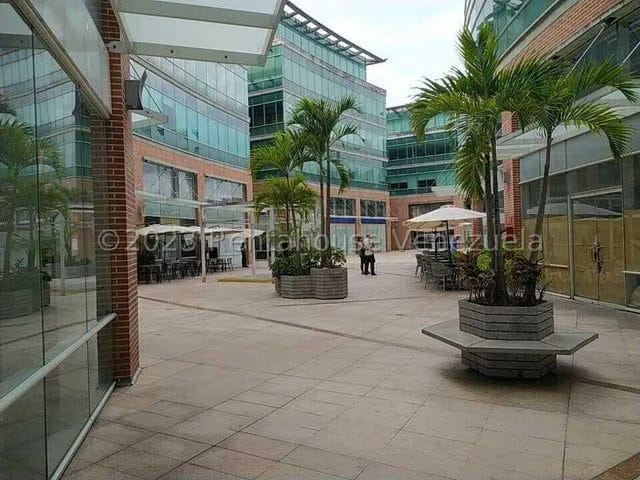 LOCAL COMERCIAL EN VENTA – YENNIEF ROJAS