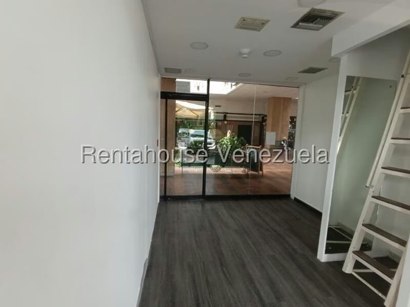 Comercial (Local Comercial) en Alquiler en Prados del Este, Distrito Metropolitano - 4