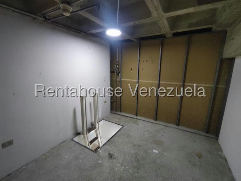 Comercial (Local Comercial) en Alquiler en Prados del Este, Distrito Metropolitano - 8