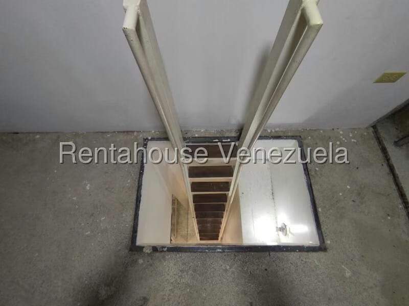 Comercial (Local Comercial) en Alquiler en Prados del Este, Distrito Metropolitano - 9