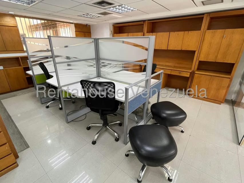 Comercial (Oficina) en Venta en Los Dos Caminos, Distrito Metropolitano - 11