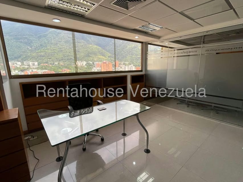 Comercial (Oficina) en Venta en Los Dos Caminos, Distrito Metropolitano - 13