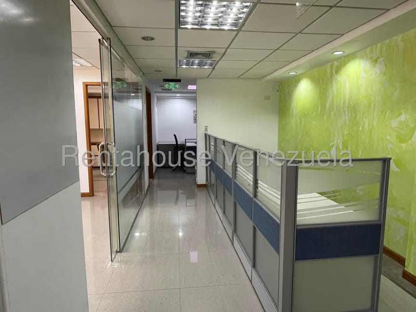 Comercial (Oficina) en Venta en Los Dos Caminos, Distrito Metropolitano - 19