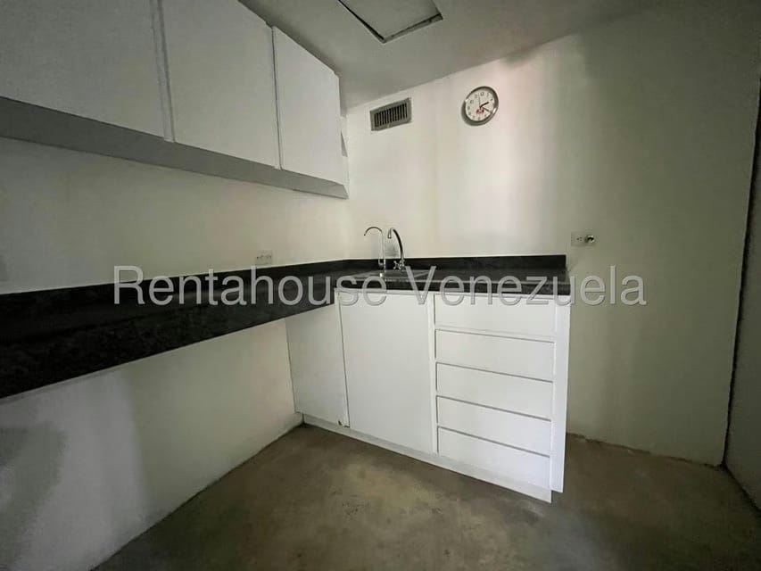 Comercial (Oficina) en Venta en Los Dos Caminos, Distrito Metropolitano - 23