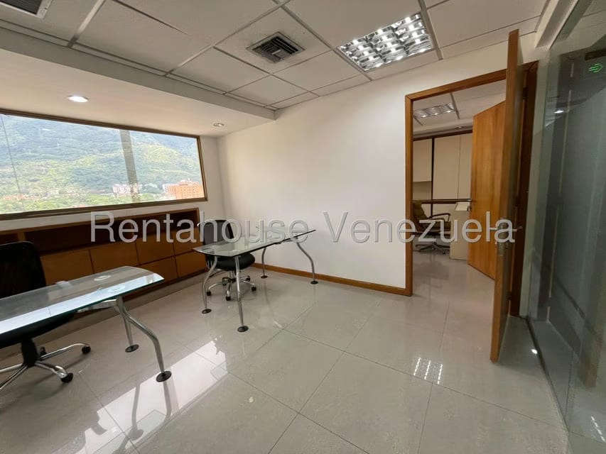 Comercial (Oficina) en Venta en Los Dos Caminos, Distrito Metropolitano - 9