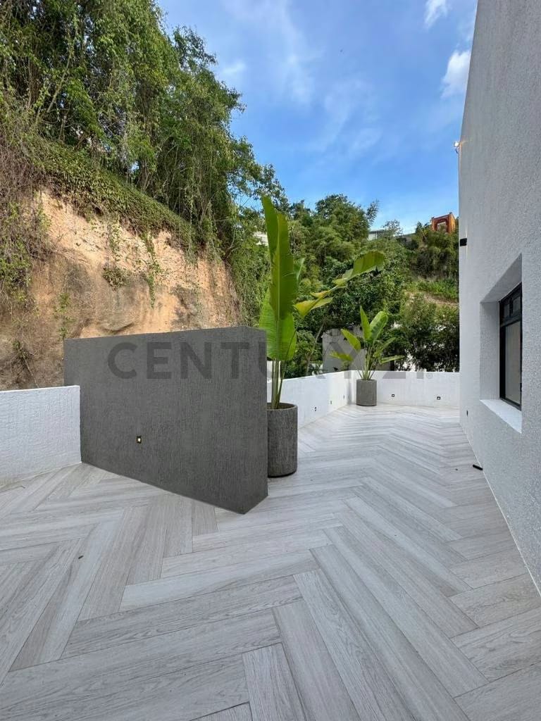 Casa Nueva a Estrenar en Calle San Roman - 12