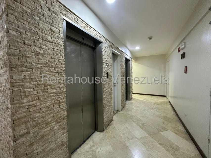 Apartamento (1 Nivel) en Alquiler en La Alameda, Distrito Metropolitano - 15