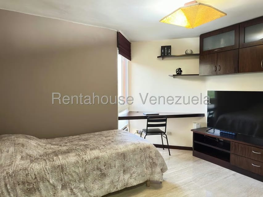 Apartamento (1 Nivel) en Alquiler en La Alameda, Distrito Metropolitano - 18