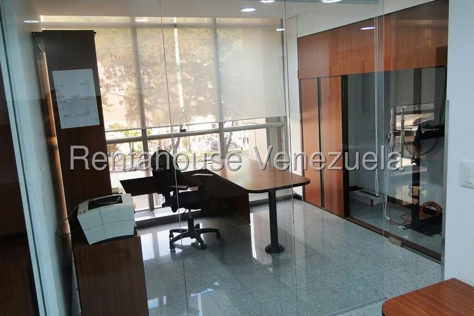 Comercial (Oficina) en Alquiler en Santa Paula, Distrito Metropolitano - 11