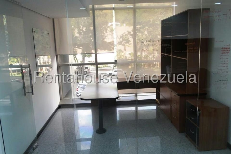 Comercial (Oficina) en Alquiler en Santa Paula, Distrito Metropolitano - 12