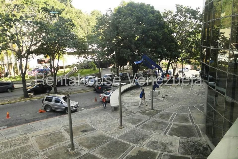 Comercial (Oficina) en Alquiler en Santa Paula, Distrito Metropolitano - 13