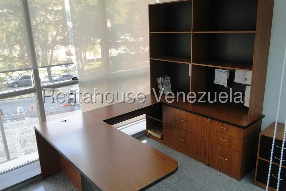 Comercial (Oficina) en Alquiler en Santa Paula, Distrito Metropolitano - 5