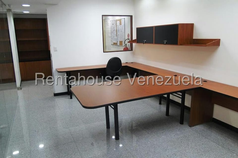 Comercial (Oficina) en Alquiler en Santa Paula, Distrito Metropolitano - 6