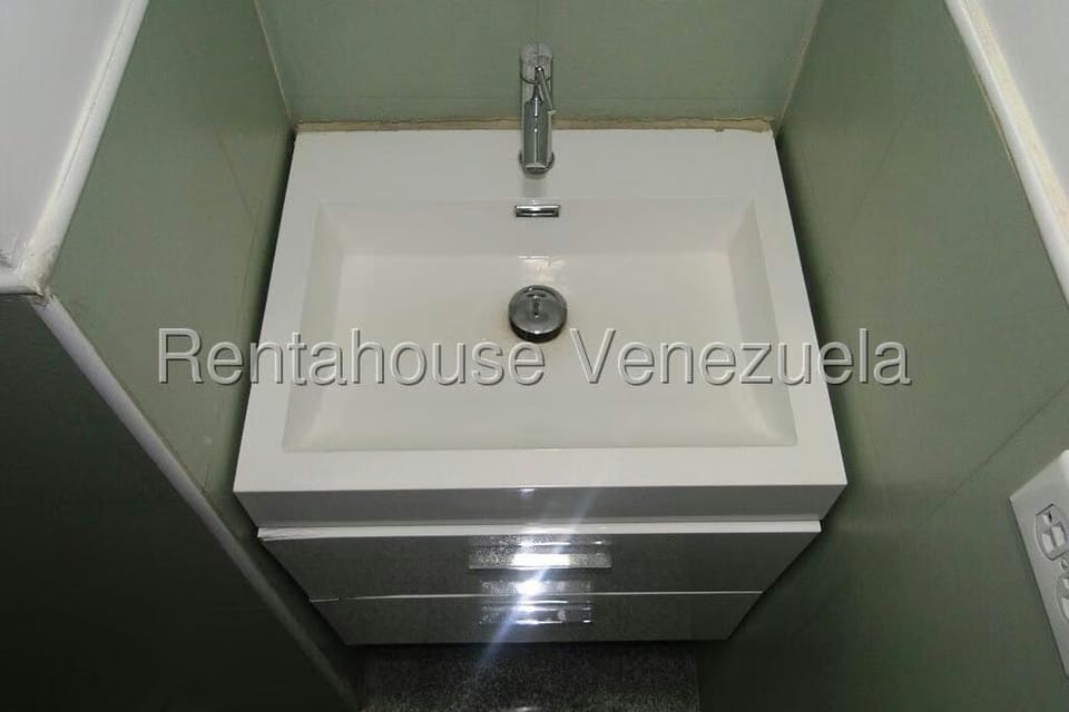 Comercial (Oficina) en Alquiler en Santa Paula, Distrito Metropolitano - 10