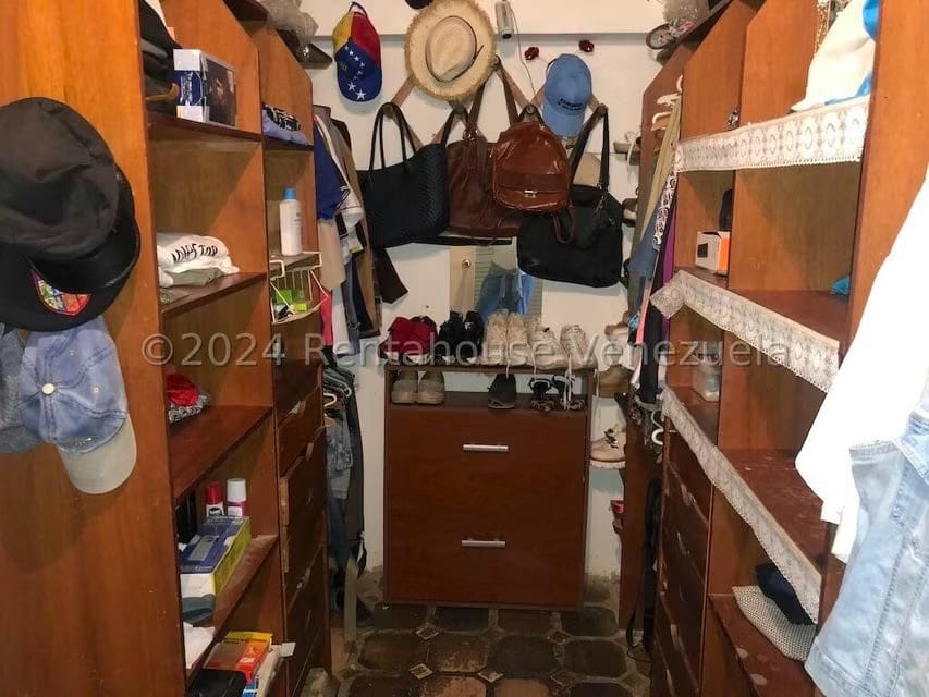 Casa (Duplex) en Venta en Oripoto, Distrito Metropolitano - 15