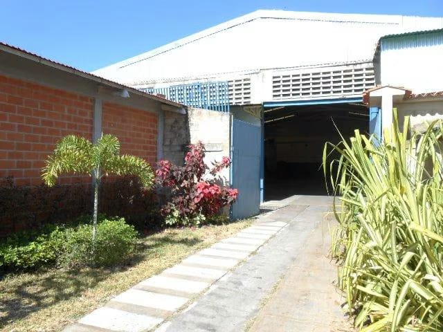 Comercial (Galpon - Deposito) en Venta en Centro, Aragua - 3