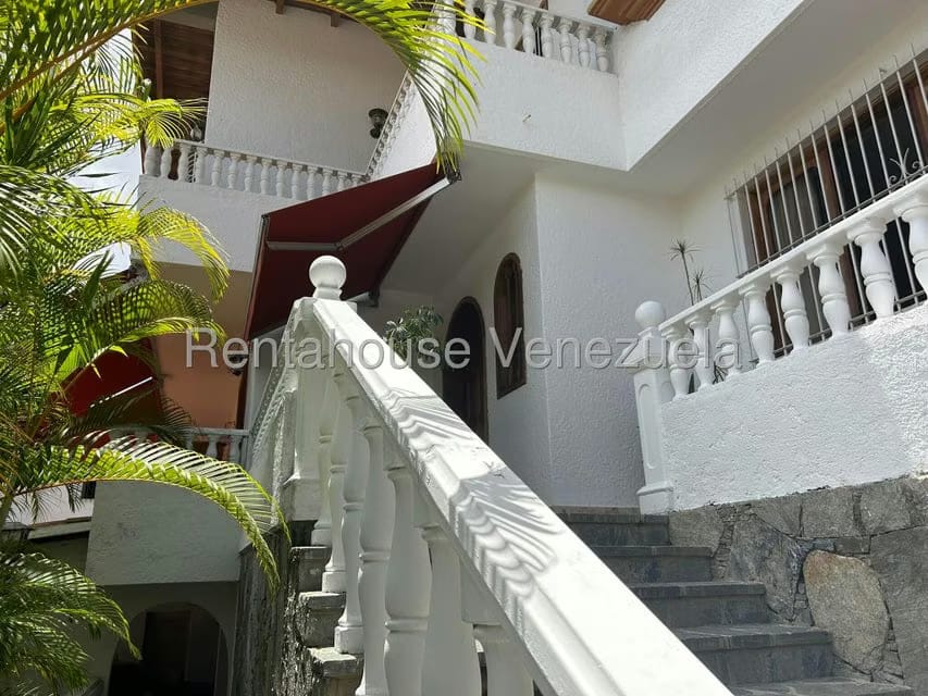 Casa (Multipes Niveles) en Venta en Los Naranjos del Cafetal, Distrito Metropolitano - 2