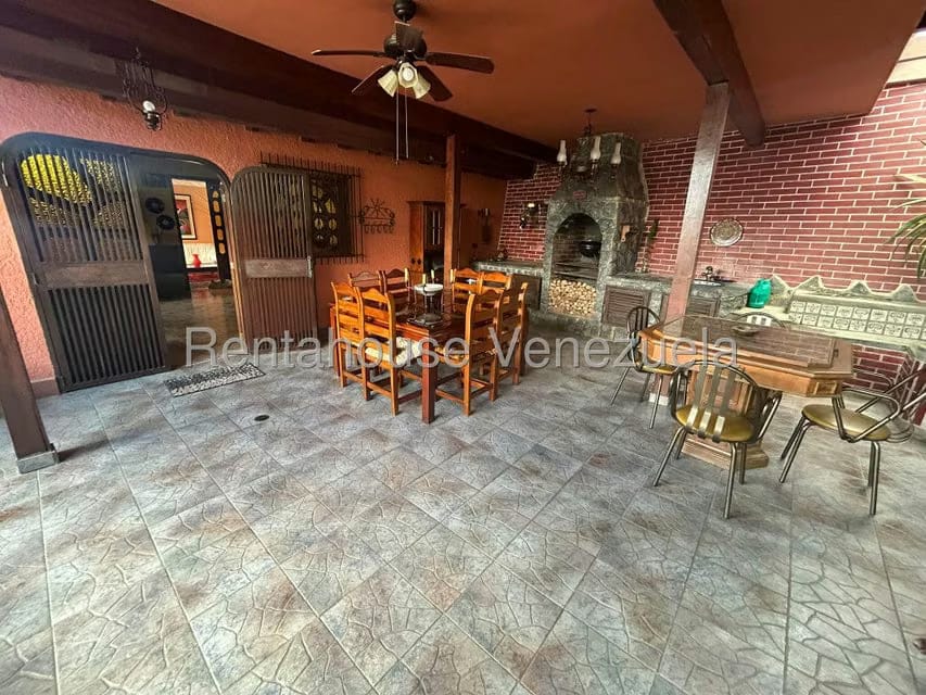 Casa (Multipes Niveles) en Venta en Los Naranjos del Cafetal, Distrito Metropolitano - 17