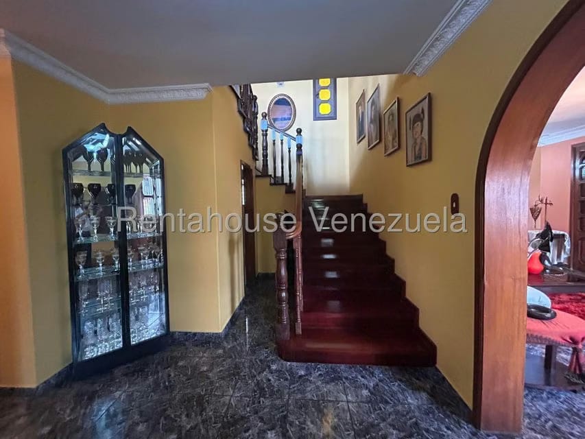 Casa (Multipes Niveles) en Venta en Los Naranjos del Cafetal, Distrito Metropolitano - 3