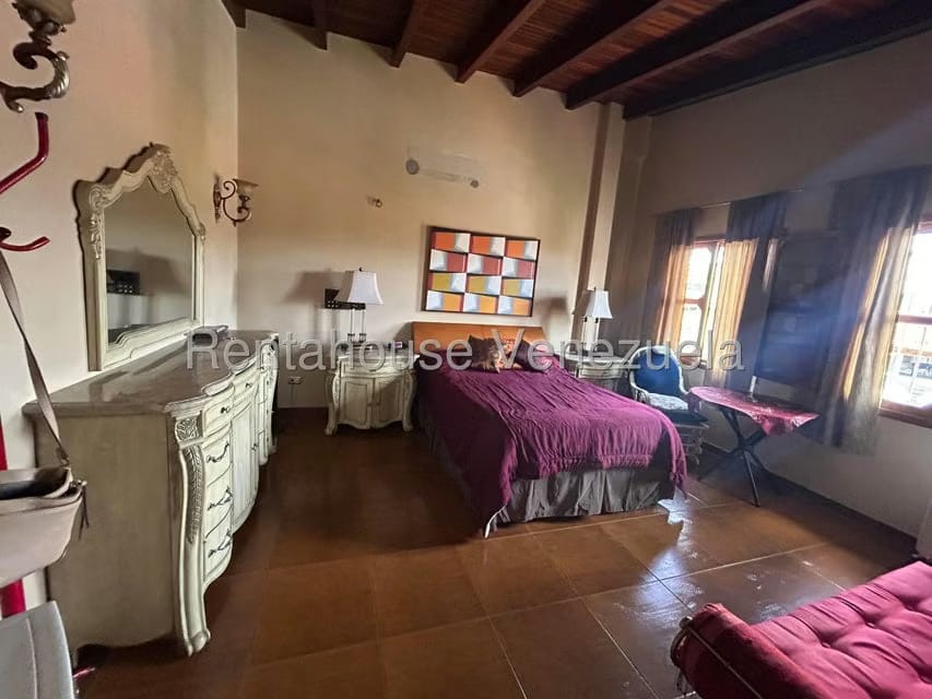 Casa (Multipes Niveles) en Venta en Los Naranjos del Cafetal, Distrito Metropolitano - 26