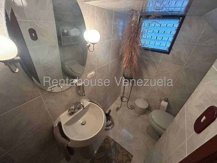 Casa (Multipes Niveles) en Venta en Los Naranjos del Cafetal, Distrito Metropolitano - 32