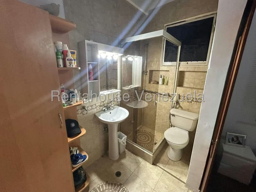 Casa (Multipes Niveles) en Venta en Los Naranjos del Cafetal, Distrito Metropolitano - 33