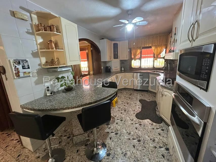 Casa (Multipes Niveles) en Venta en Los Naranjos del Cafetal, Distrito Metropolitano - 9