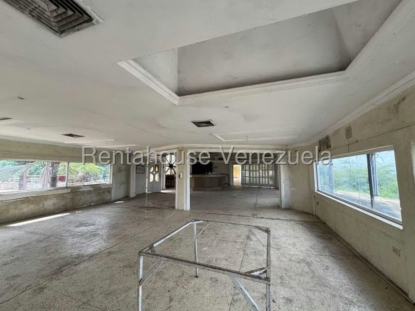 Comercial (Local Comercial) en Venta en Via Santa Rita, Zulia