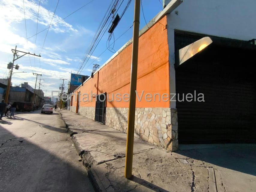 Comercial (Galpon - Deposito) en Venta en Centro, Carabobo - 15