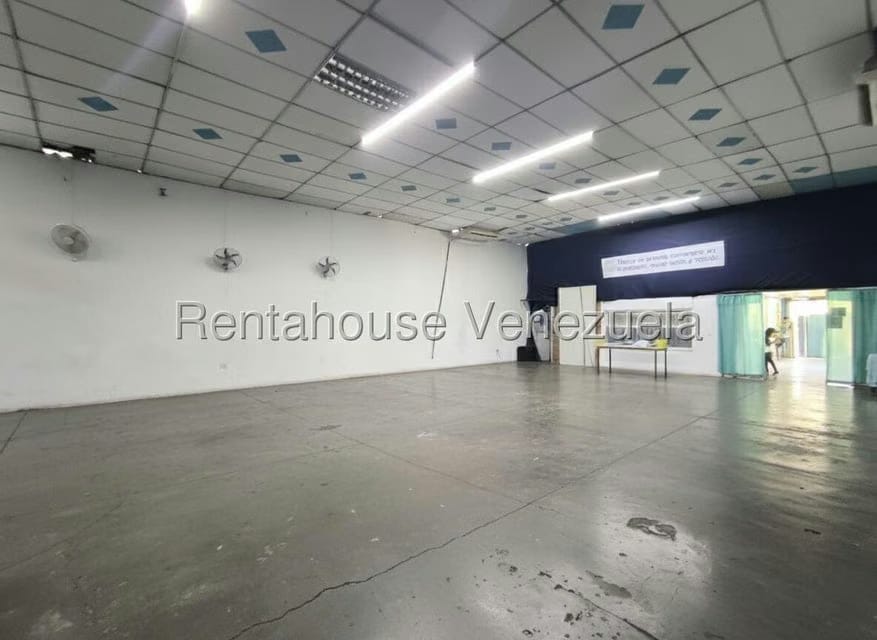 Comercial (Galpon - Deposito) en Venta en Centro, Carabobo - 8