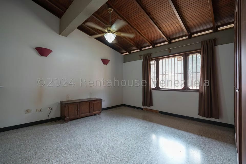 Casa (Multipes Niveles) en Venta en Macaracuay, Distrito Metropolitano - 24