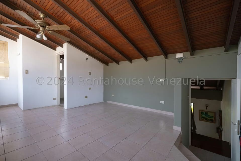 Casa (Multipes Niveles) en Venta en Macaracuay, Distrito Metropolitano - 25