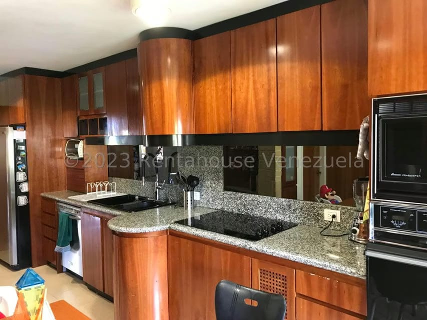 Apartamento (Penthouse) en Venta en Los Naranjos del Cafetal, Distrito Metropolitano - 31