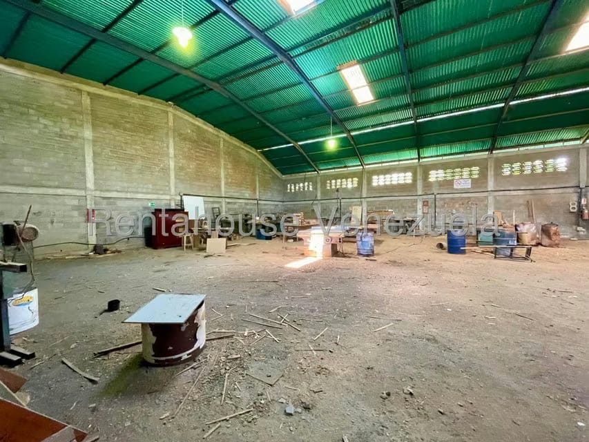 Comercial (Local Comercial) en Venta en Parroquia Juan de Villegas, Lara - 24